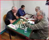 Marian gegen Yvone, hinten Kai gegen Sergio