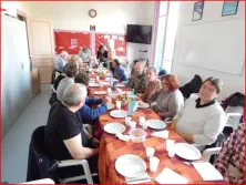 Mittagessen im Kulturzentrum nebenan